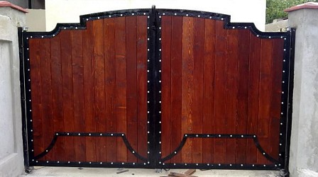 Poarta din fier forjat si lemn model L039